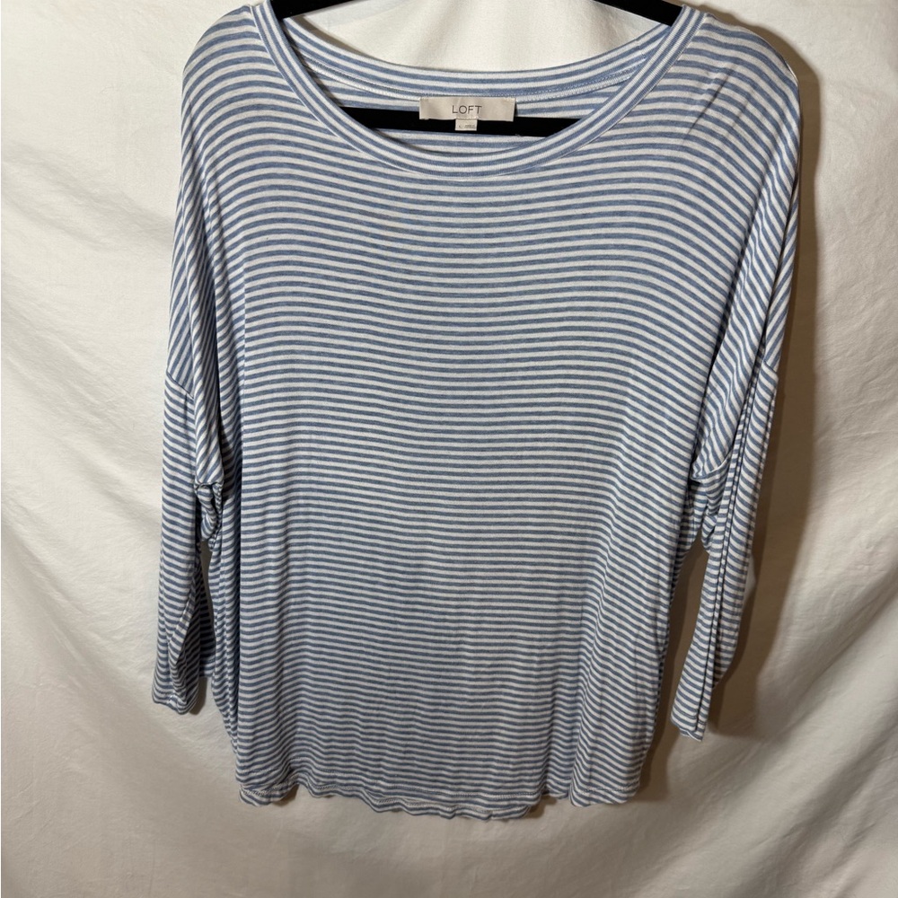 LOFT Women's Long Sleeve Blue and White Striped Tee